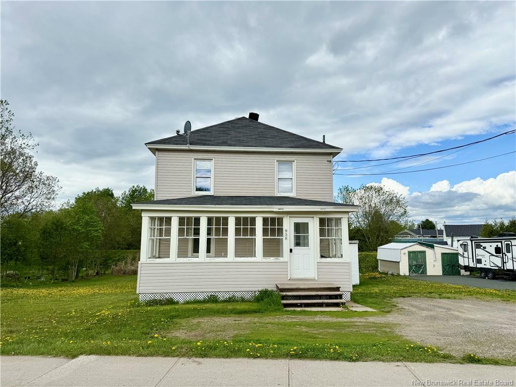 938 King Street  Bathurst NB E2A 1S1 photo