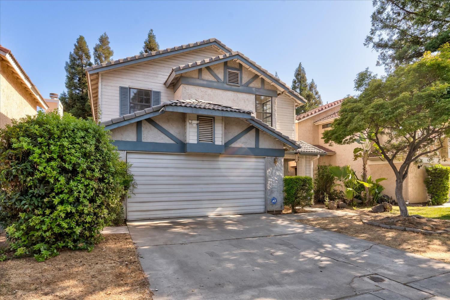 Property Photo:  473 E Alluvial Avenue 107  CA 93720 