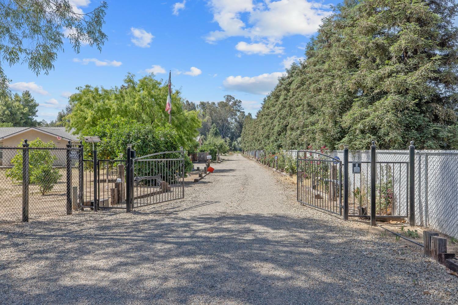 Property Photo:  8519 E Olive Avenue  CA 93737 