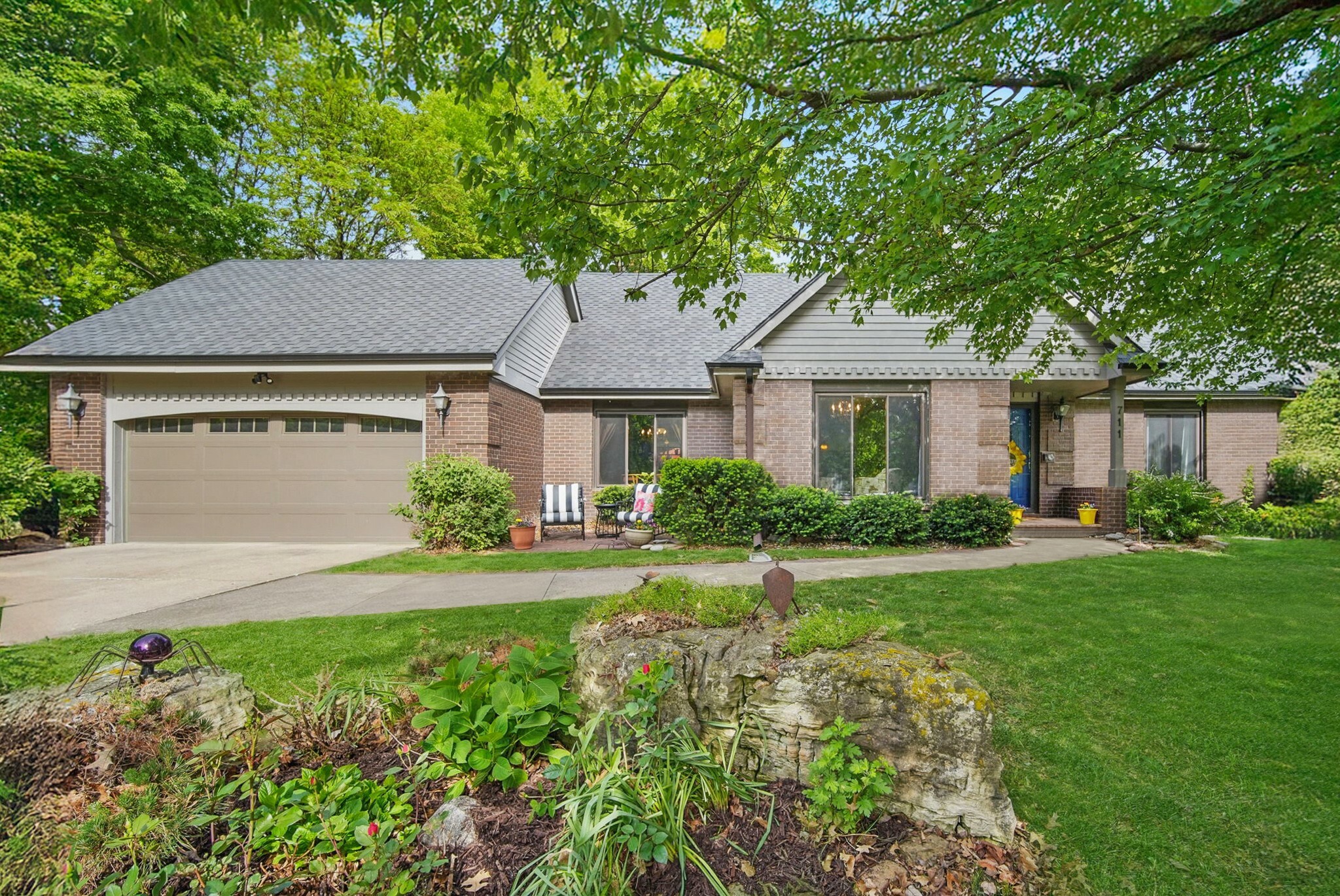 Property Photo: 711 36th Street IA 50265