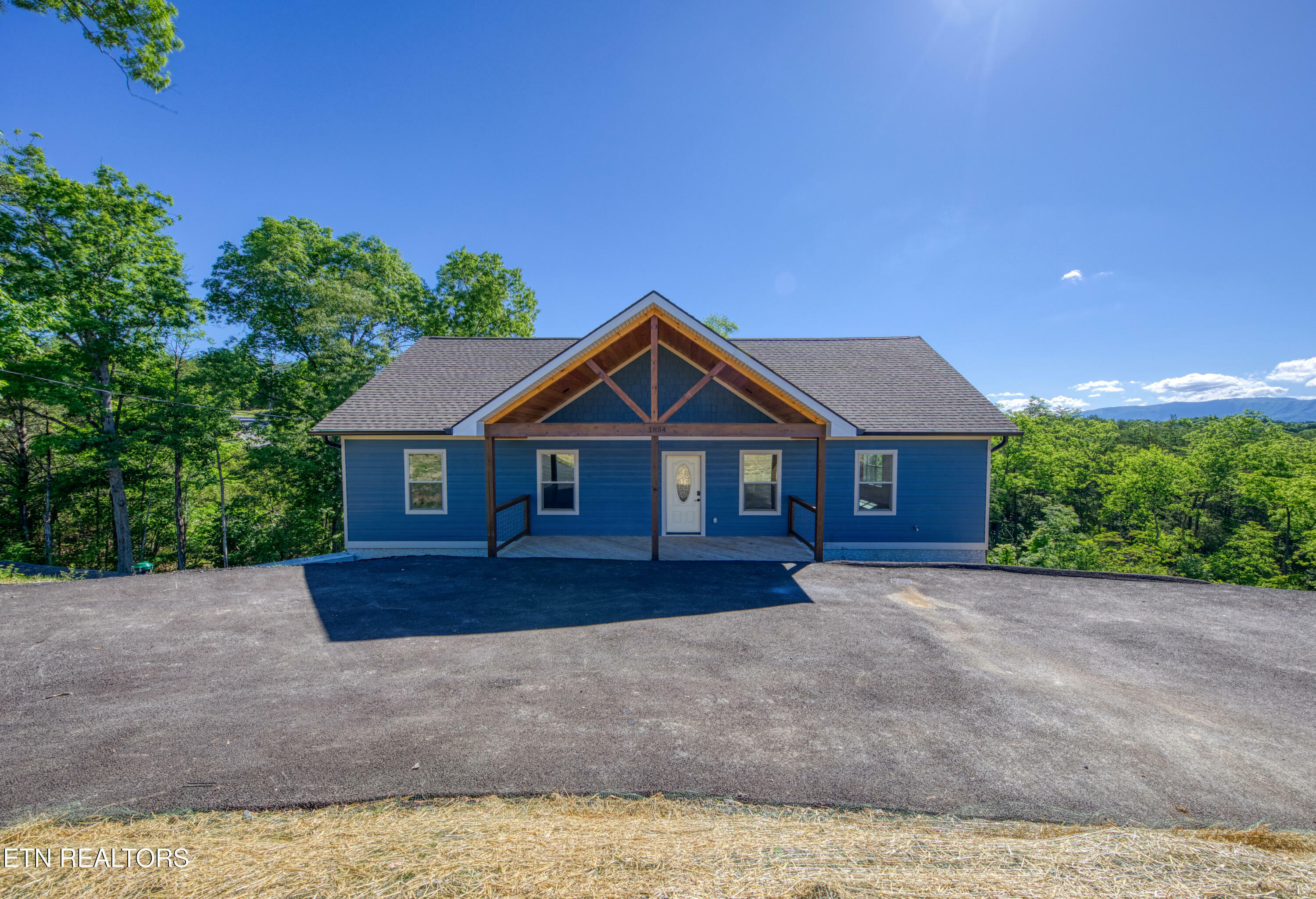 Property Photo:  1854 Chapel Rd  TN 37876 