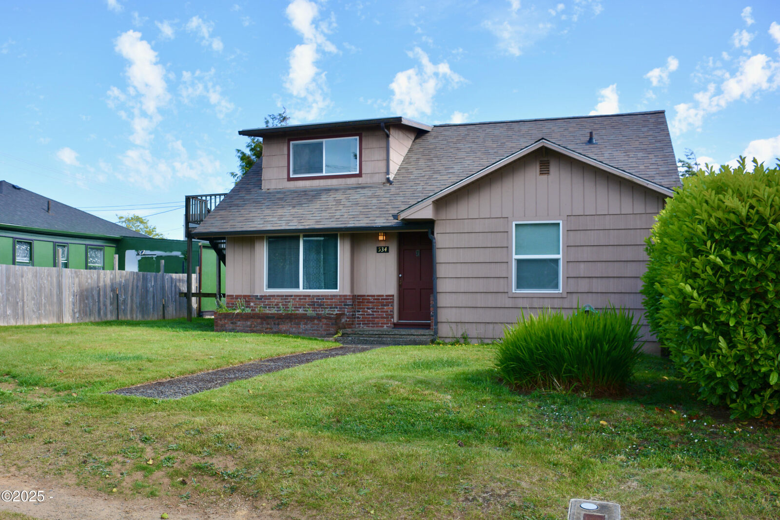 Property Photo: 534 NE 3rd Street OR 97365