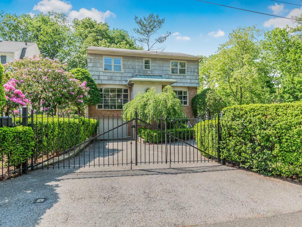 Property Photo: 1 Kingston Avenue NY 10701