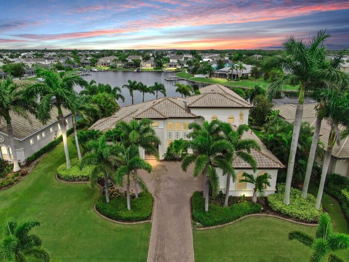 Property Photo: 5417 Tybee Island Drive FL 33572