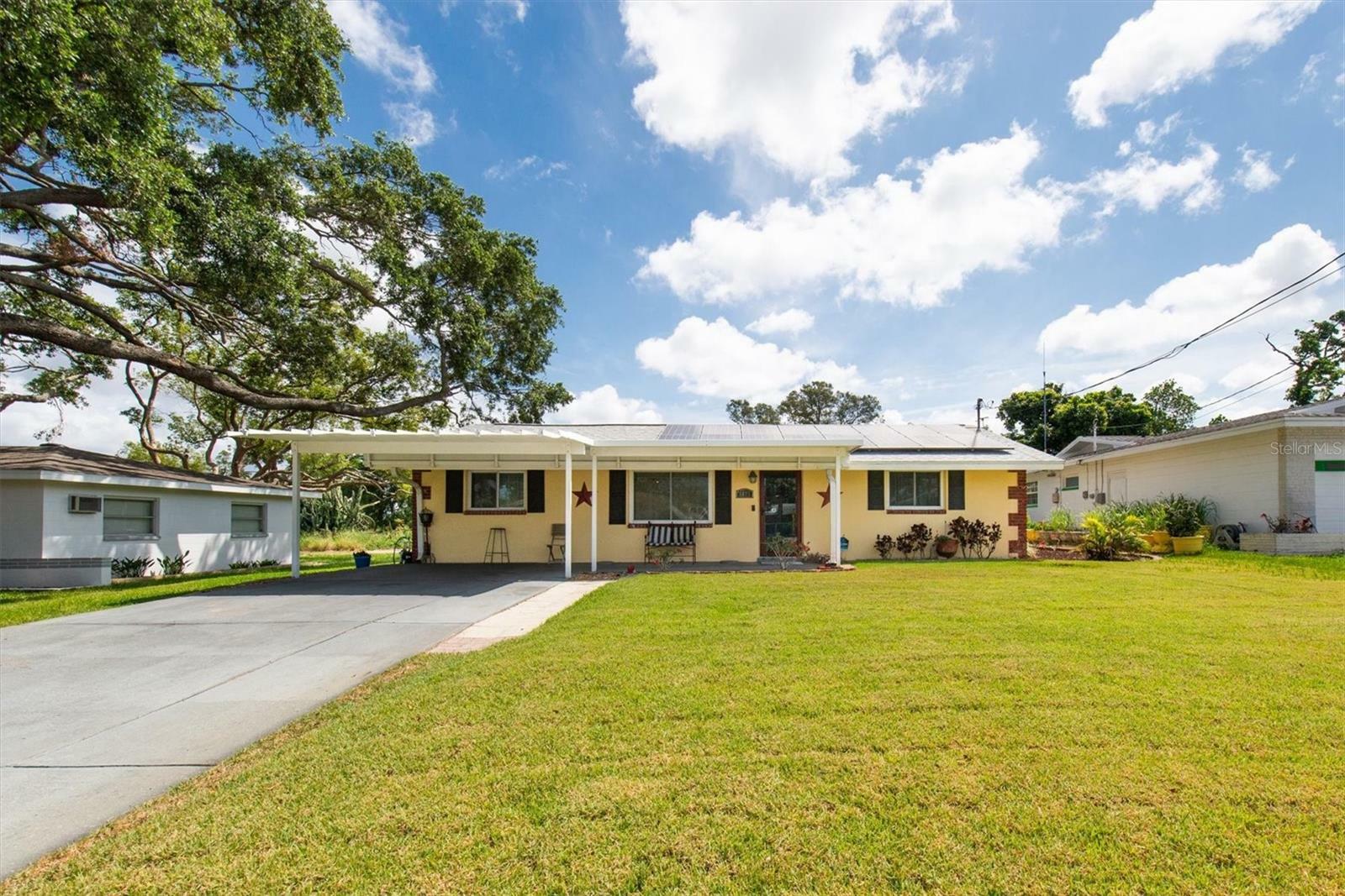 Property Photo: 5675 Lown Street N FL 33714