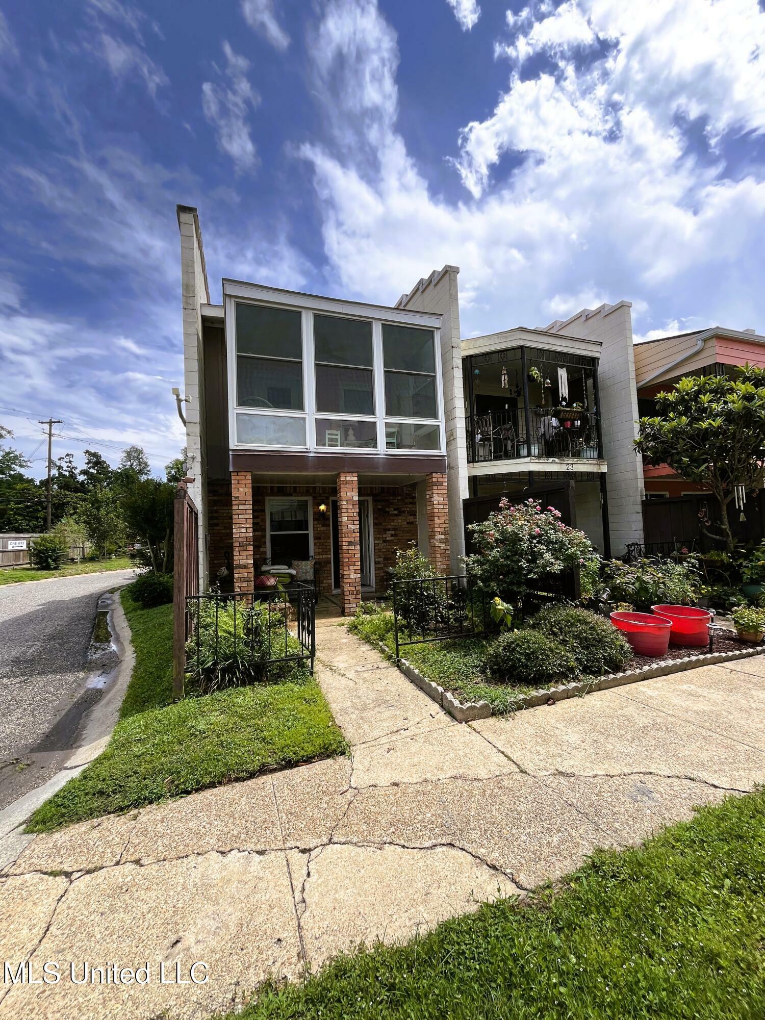 Property Photo: 2501 Gulf Avenue MS 39501