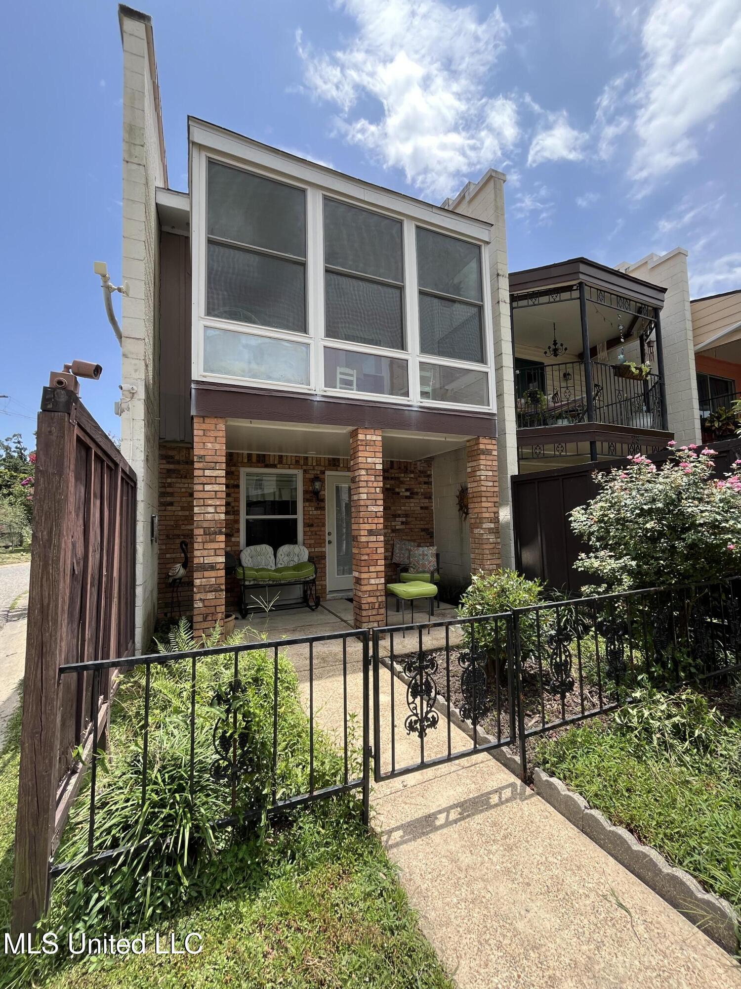 Property Photo: 2501 Gulf Avenue MS 39501