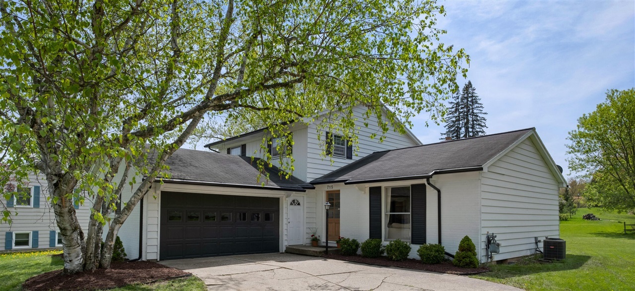 715 Marbury Drive  Ada MI 49301-7803 photo