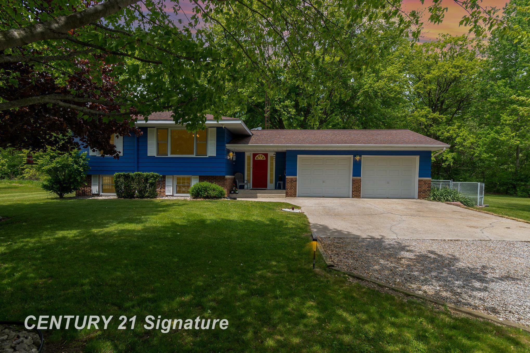 Property Photo: 1825 E Chippewa River Road Road MI 48640
