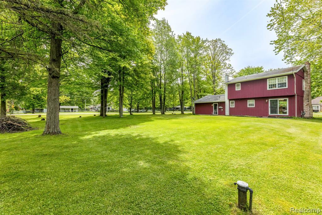 Property Photo: 4732 Lorwood Drive MI 48074 1528