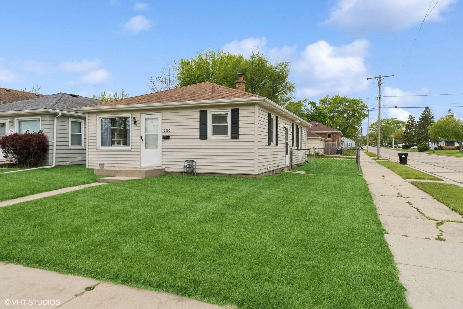 Property Photo: 2300 West Lawn Ave WI 53405