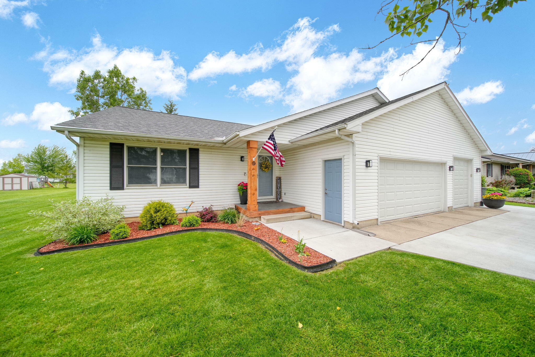 Property Photo: 3057 Northmor Drive W MI 49221