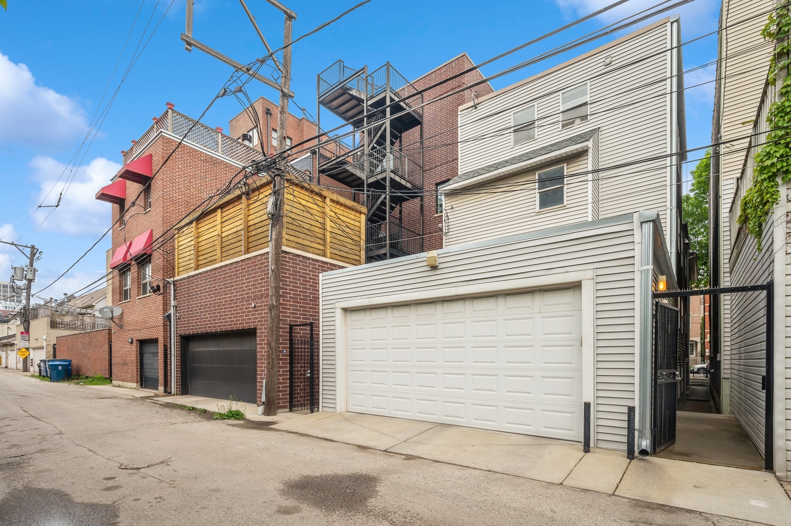 Property Photo: 1436 N North Park Avenue 2 IL 60610