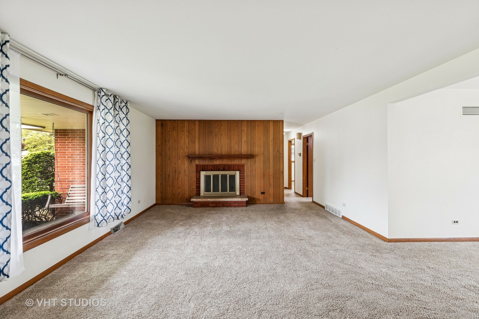 Property Photo:  452 Miller Street  IL 60401 
