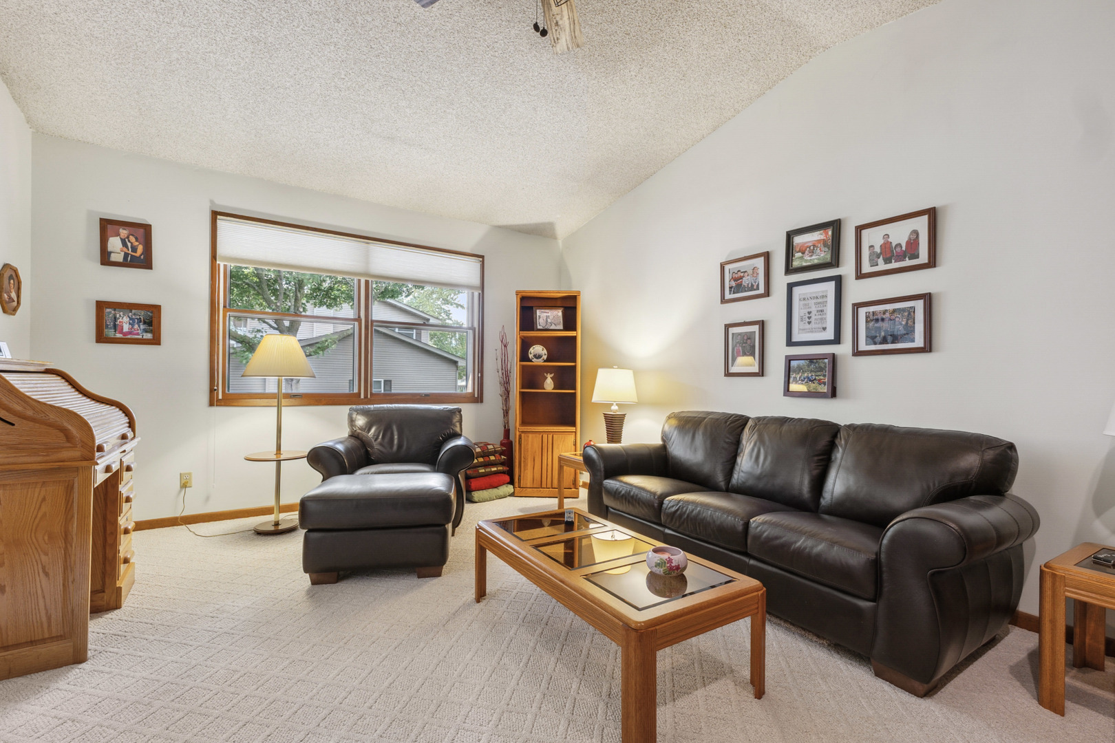 Property Photo: 1720 Brookhill Lane IL 60178
