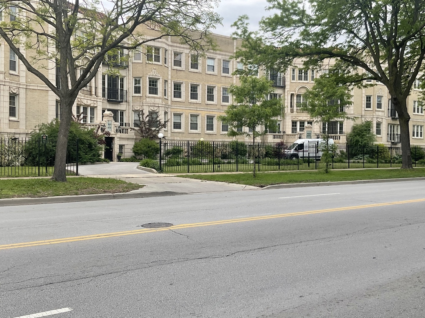 Property Photo: 6832 S South Shore Drive 1 IL 60649