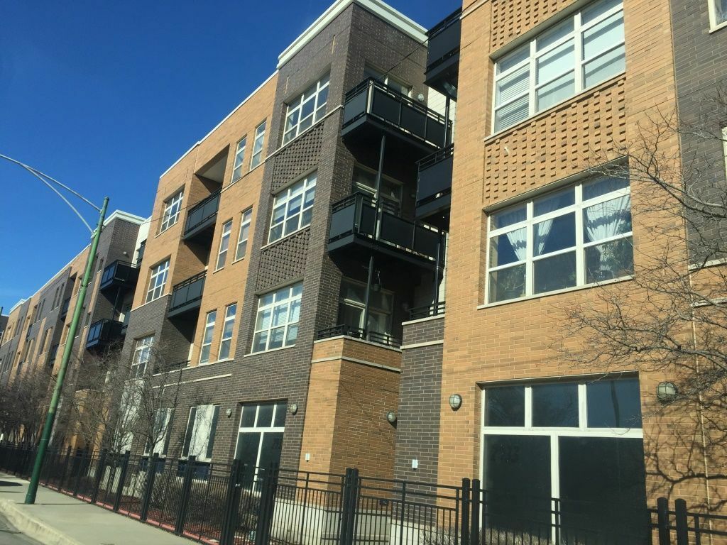 Property Photo: 2935 N Clybourn Avenue 302 IL 60618