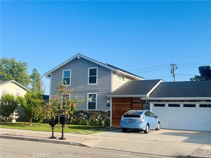 Property Photo:  738 Calle Fresno  CA 91360 