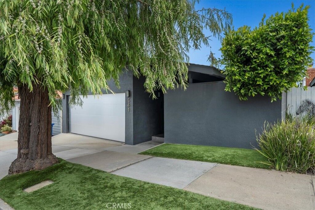 Property Photo:  541 1st Street  CA 90266 