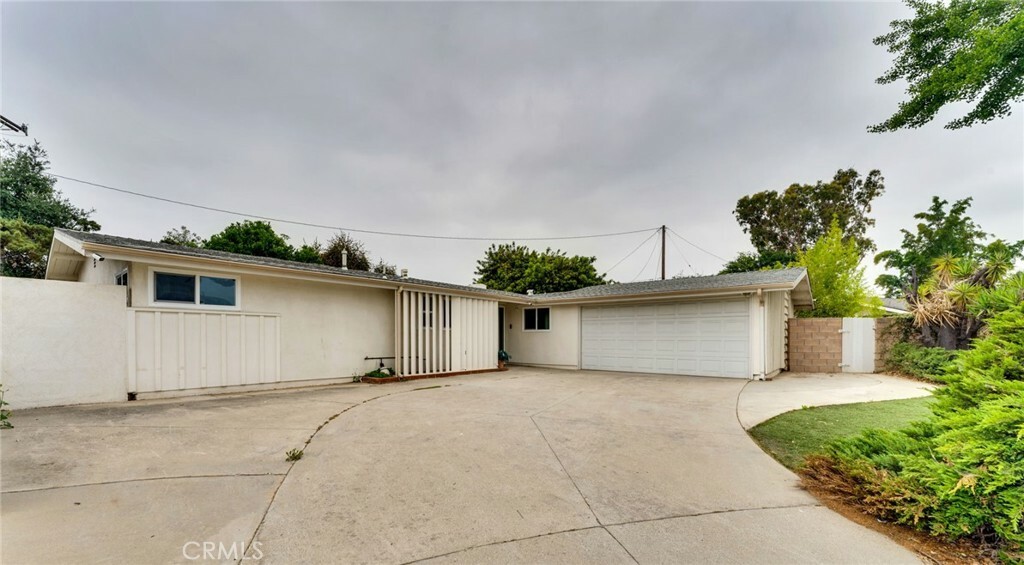 Property Photo:  418 S Vecino Drive  CA 91723 