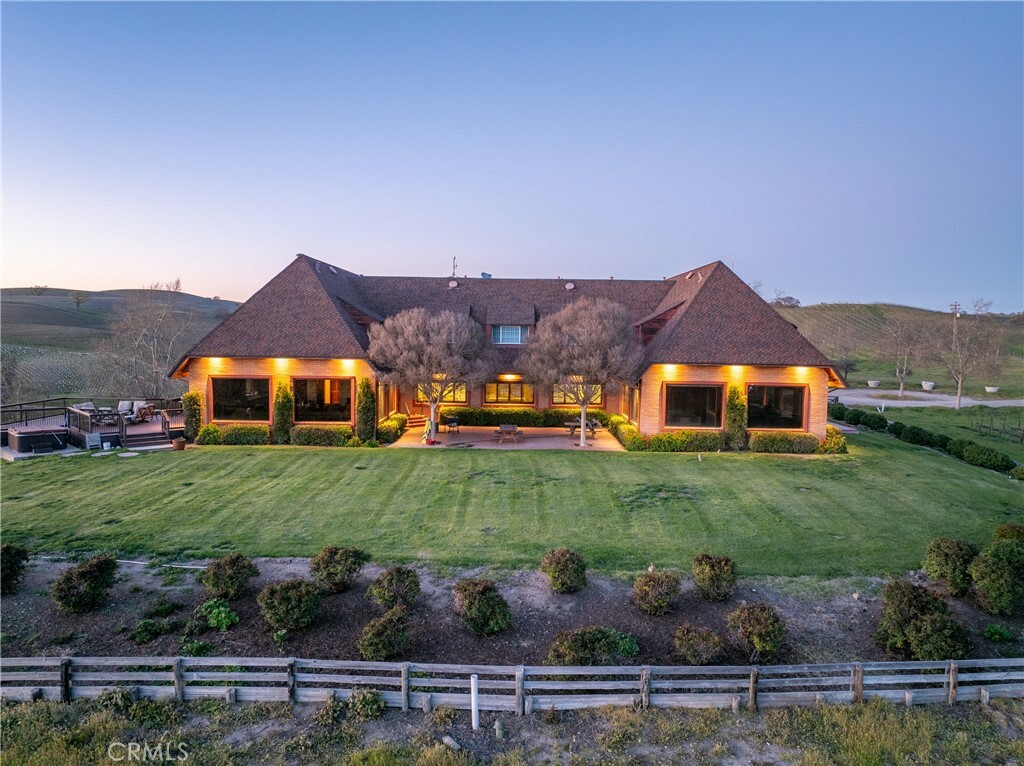 5010 Gate 4 Rd.  Paso Robles CA 93446 photo