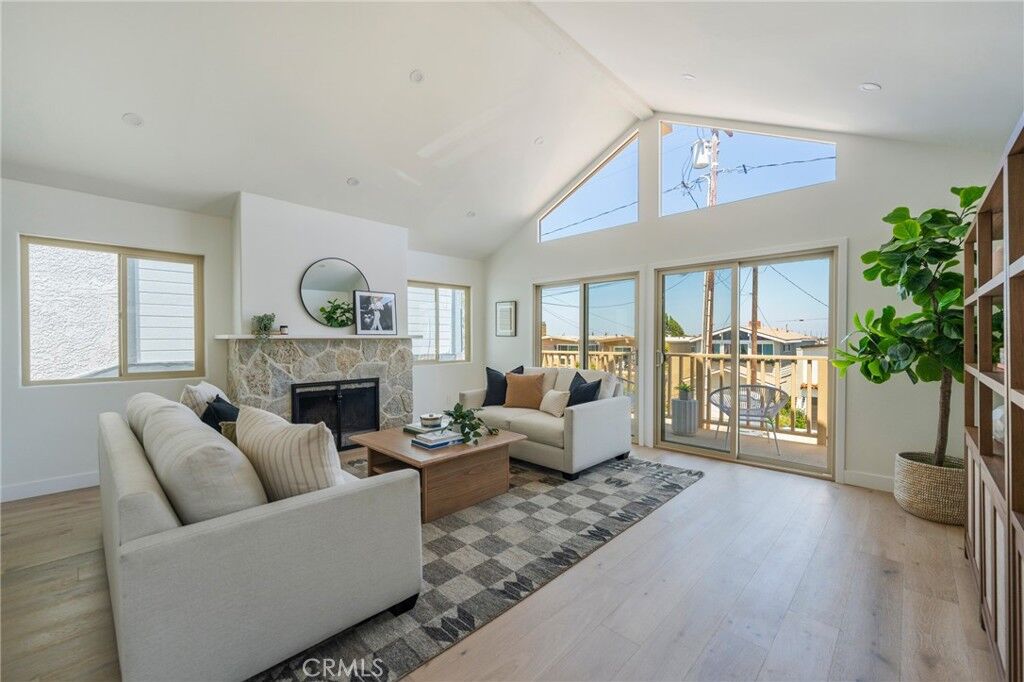 Property Photo: 1709 Wollacott Street CA 90278