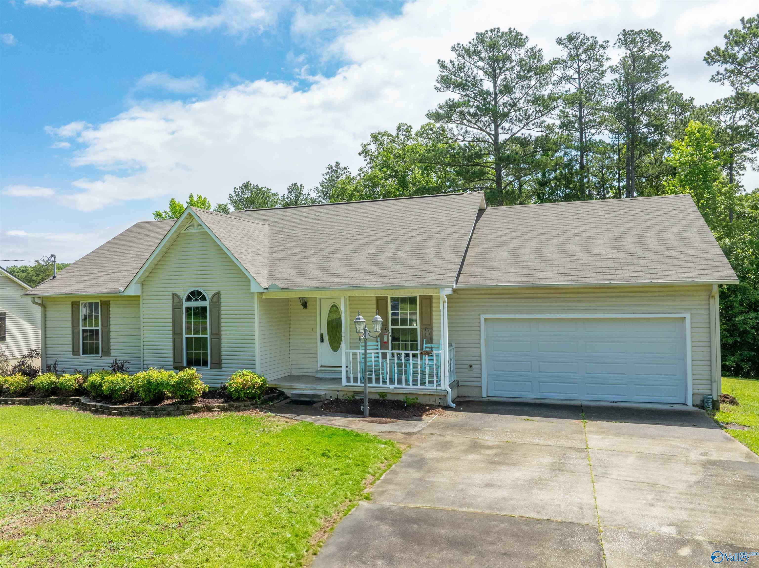 Property Photo: 2823 Langdale Street AL 35903
