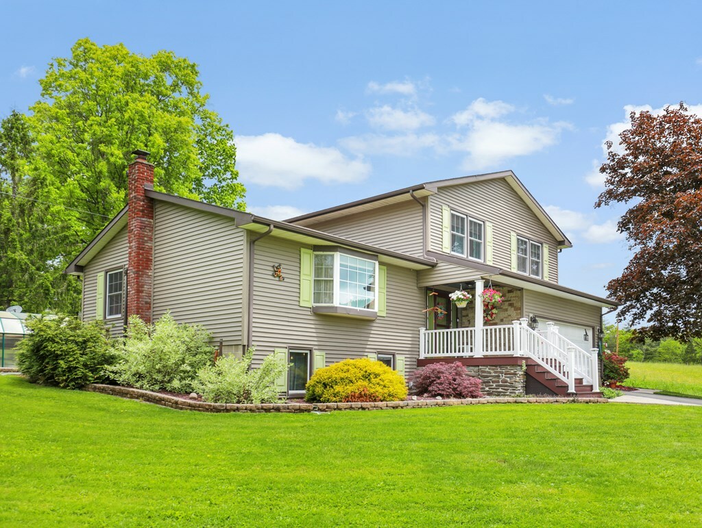 Property Photo: 1817 Cotton Hollow Rd PA 18810