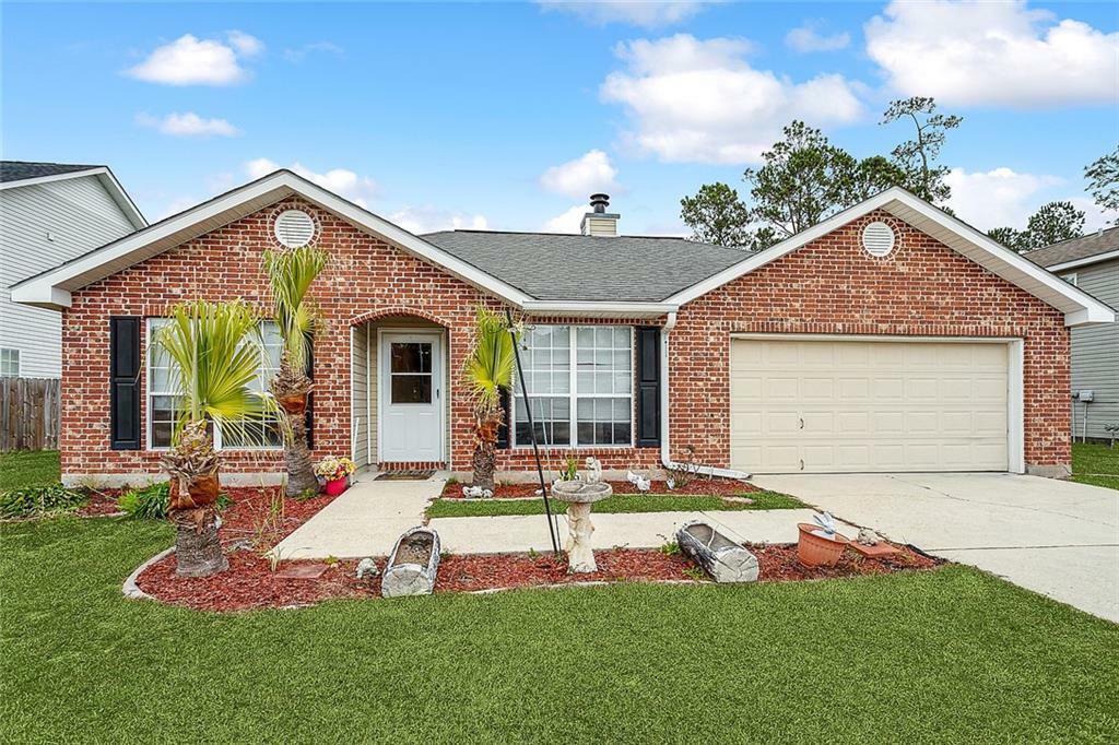 Property Photo:  320 Tracey Lane  LA 70460 