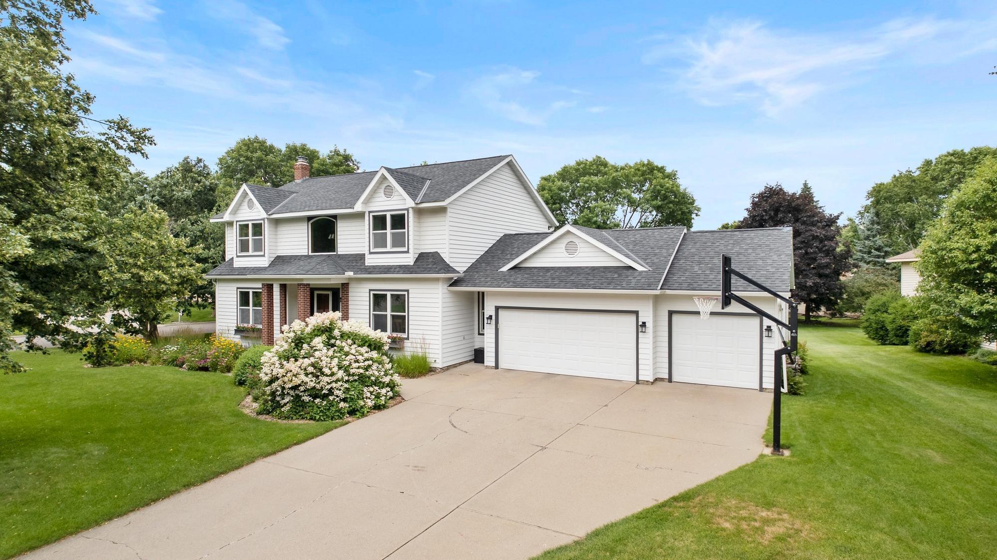 Property Photo: 2415 Field Court MN 56301