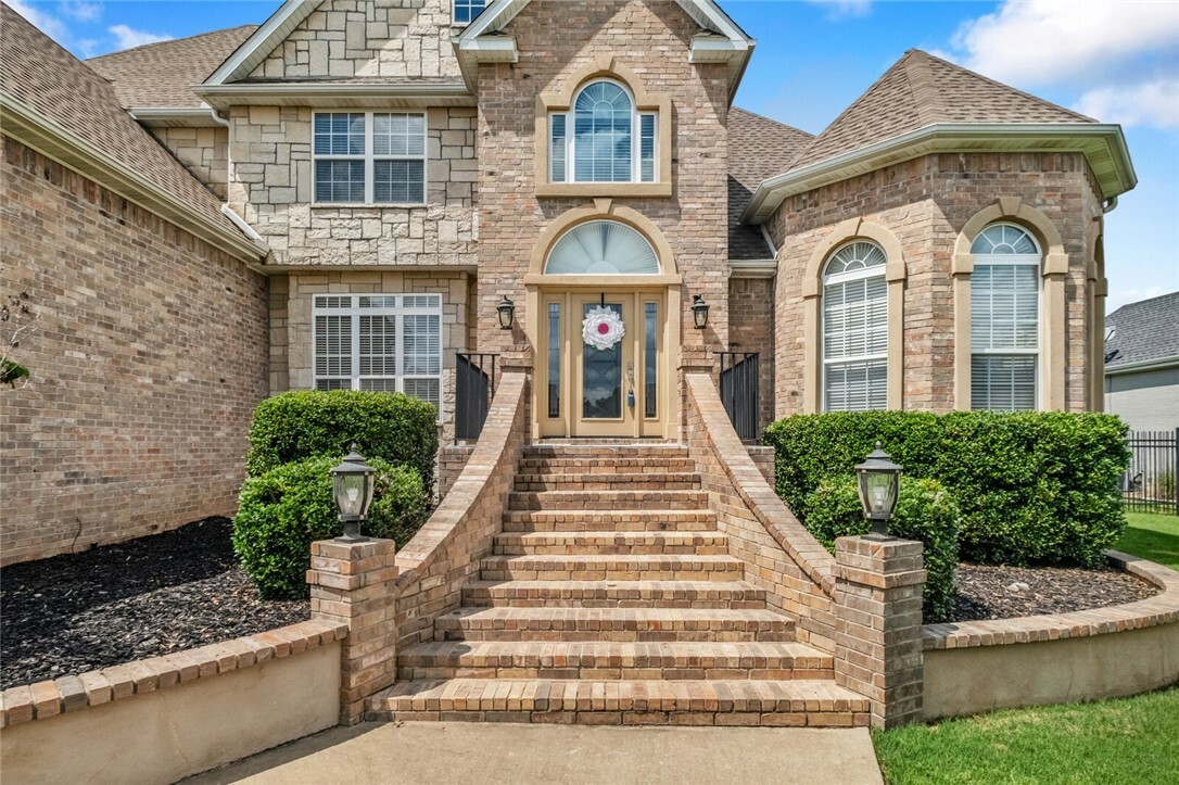 Property Photo: 7 W Leiston Drive AR 72758