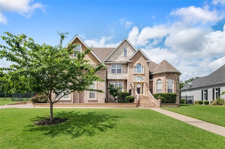 Property Photo:  7 W Leiston Drive  AR 72758 