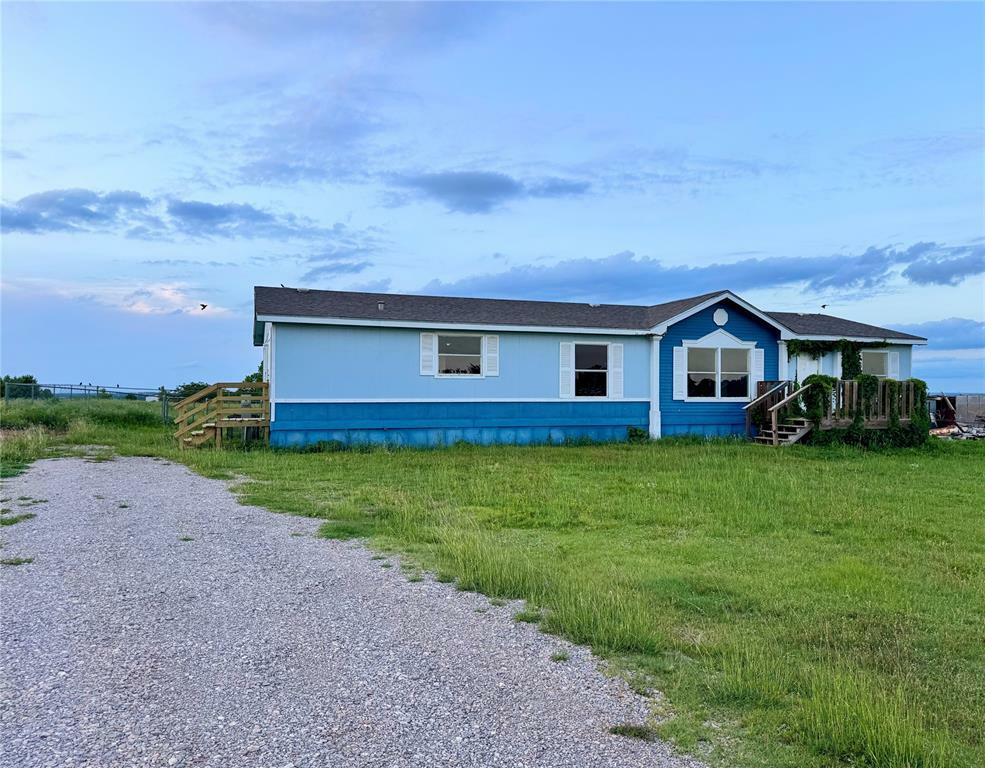 Property Photo:  1180 County Road 1389  OK 73018 