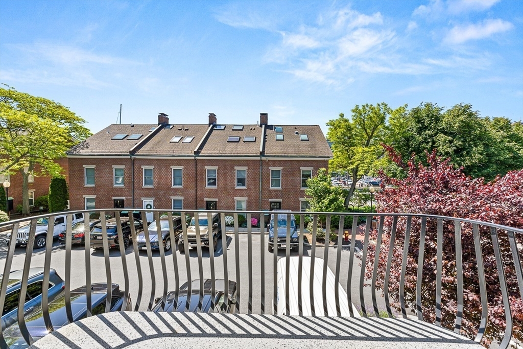 Property Photo: 343 Commercial St 212 MA 02109