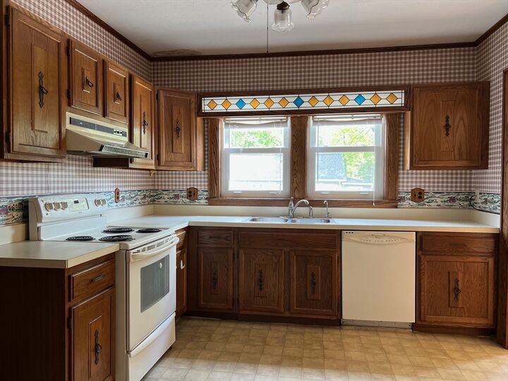 Property Photo:  318 Holden Street  MA 01520 