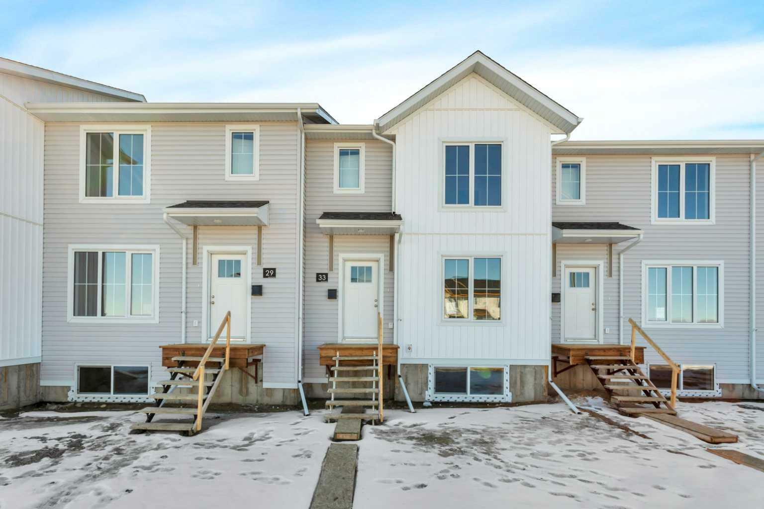 45 Anna Close  Blackfalds AB T4M 0N1 photo