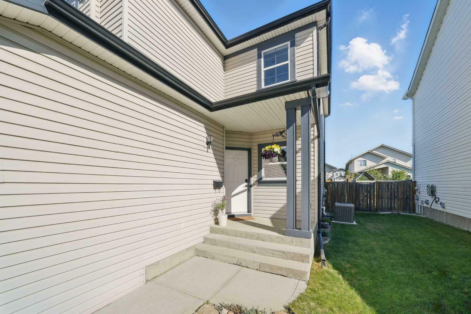 Property Photo: 26 Jewell Street AB T4P 3W6