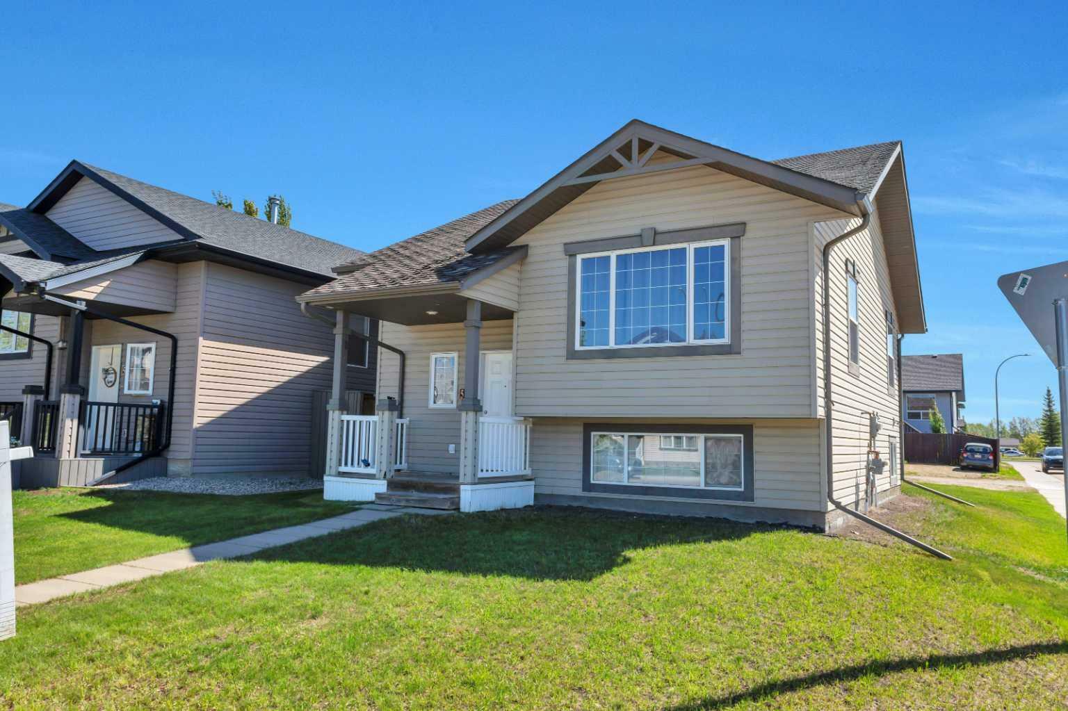 Property Photo: 549 Lancaster Drive AB T4R 3N8