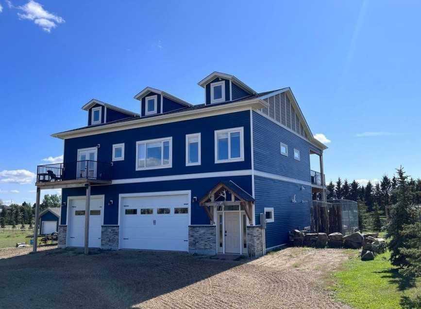 Property Photo: 1505 Township Road 394 AB T4M 0Y3