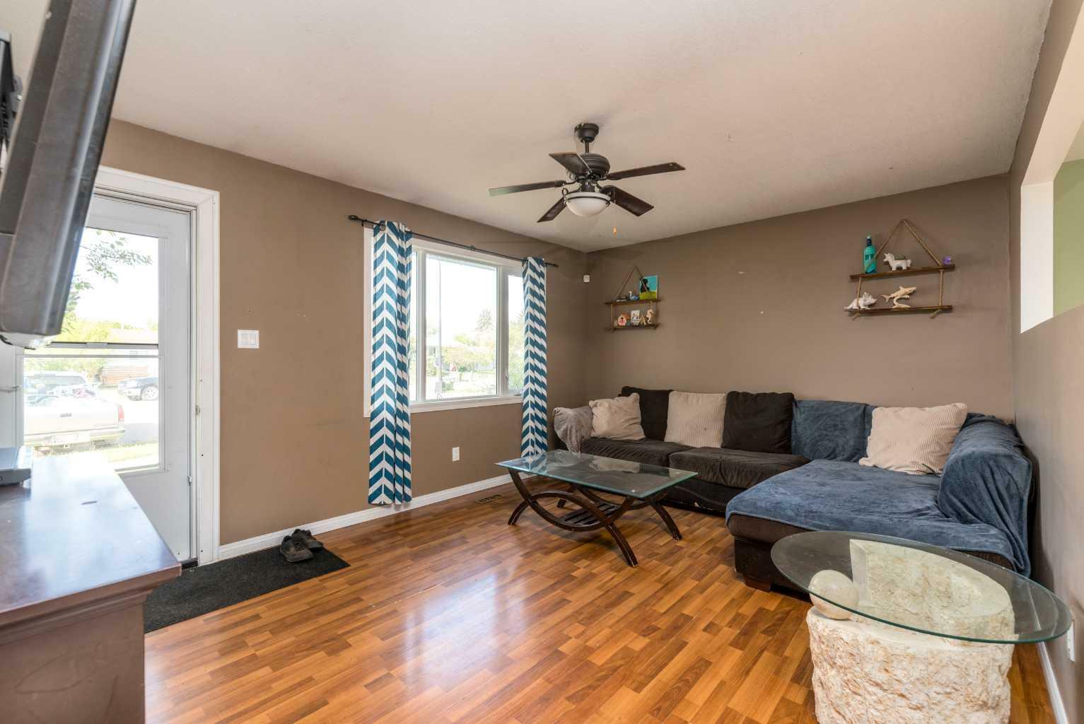 Photo de la propriété: 4743 Barr Crescent SK T9V 0L3