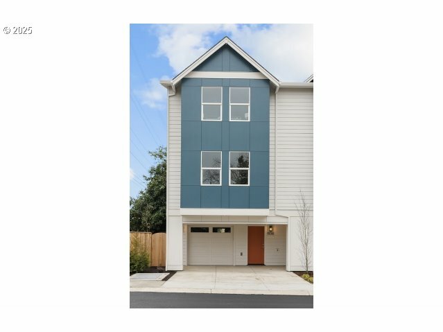 Property Photo: 15093 SE Division St OR 97236