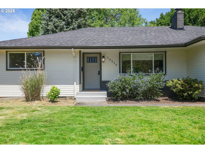 Property Photo: 10559 NE Thompson St OR 97220