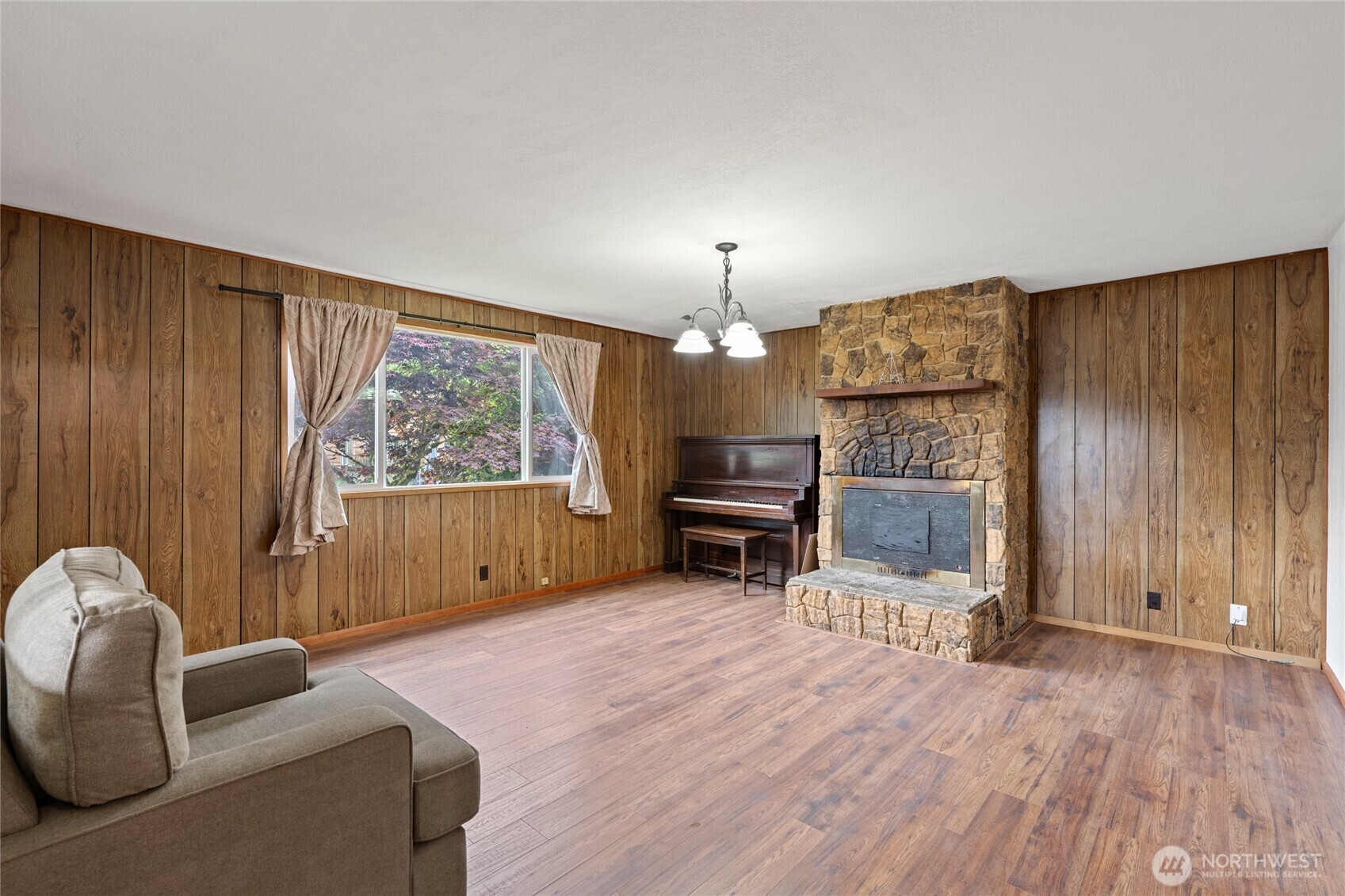 Property Photo: 1428 N 2nd Avenue WA 98626