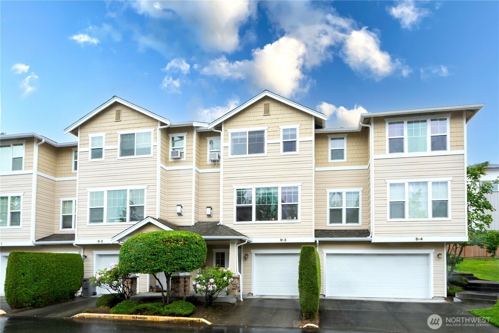 Property Photo: 15 164th Street SW D3 WA 98012