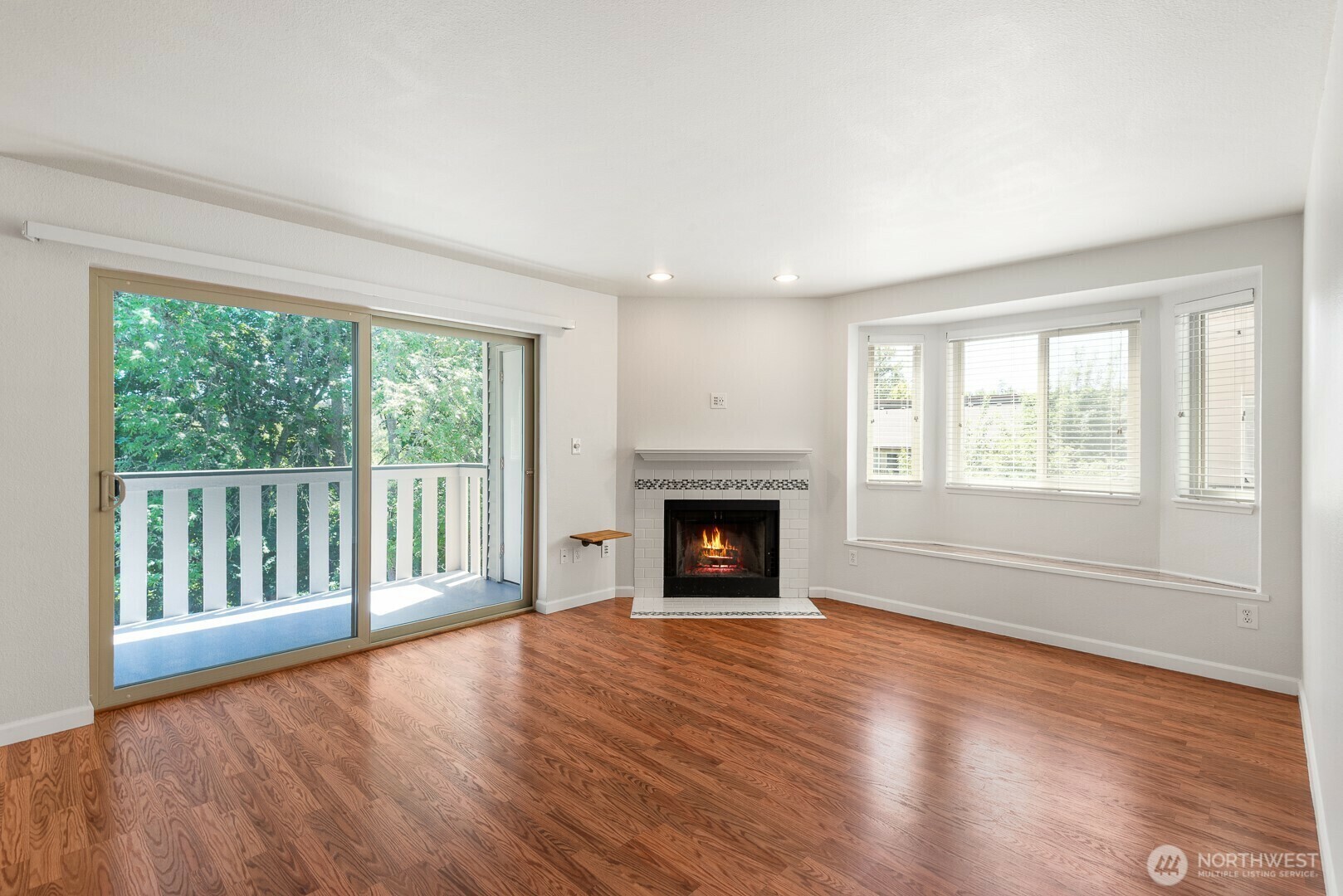 Property Photo:  18200  73rd Avenue NE B205  WA 98028 