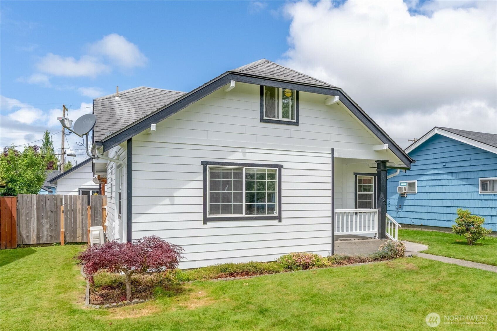 Property Photo: 521 21st Avenue WA 98632