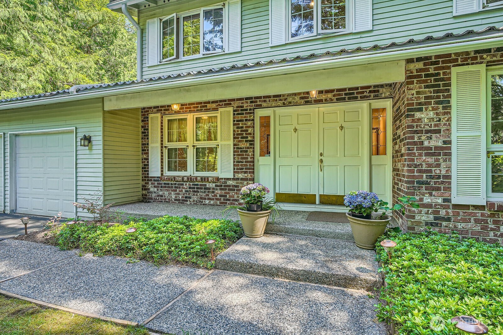 Property Photo: 21927 SE 37th Street WA 98075
