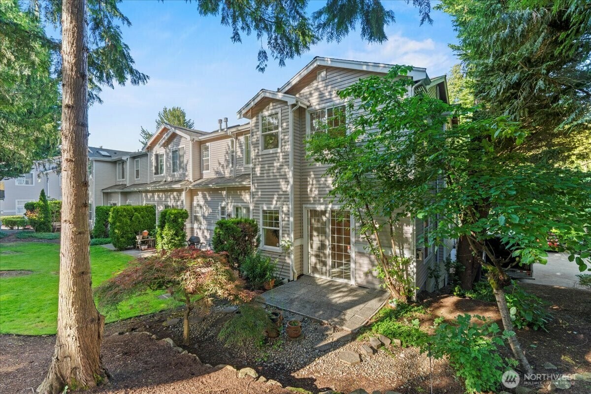 Property Photo: 1980 132nd Avenue SE 40 WA 98005