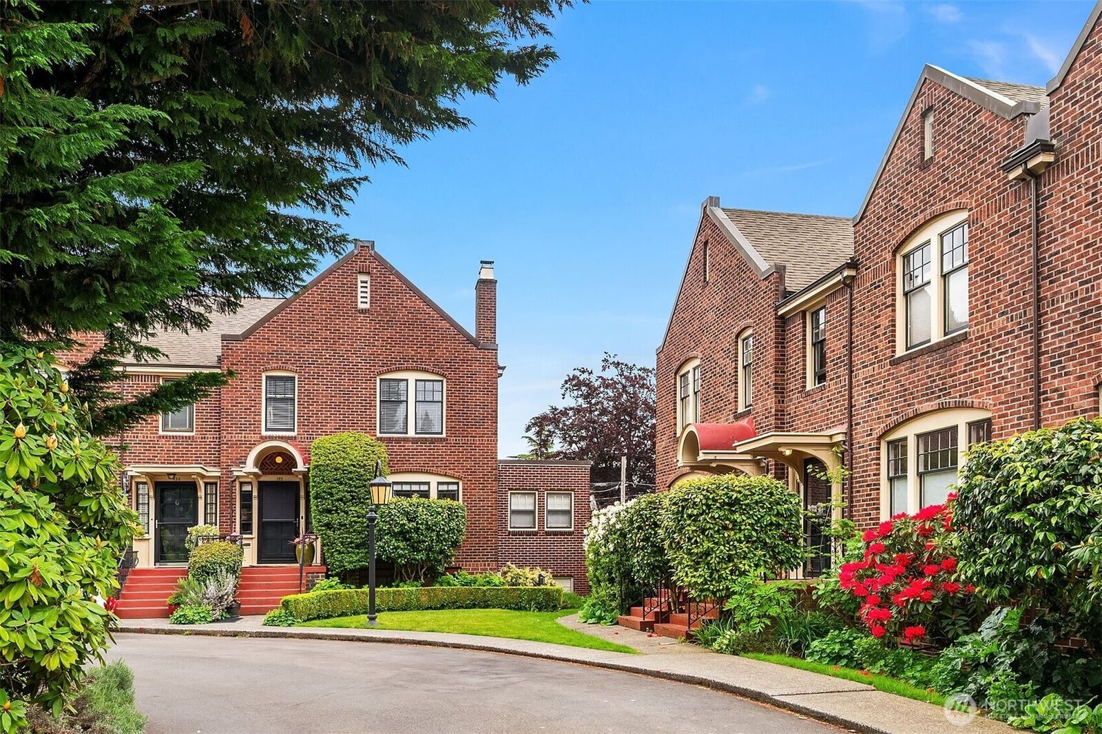 Property Photo:  4800  Fremont Avenue N 122A  WA 98103 