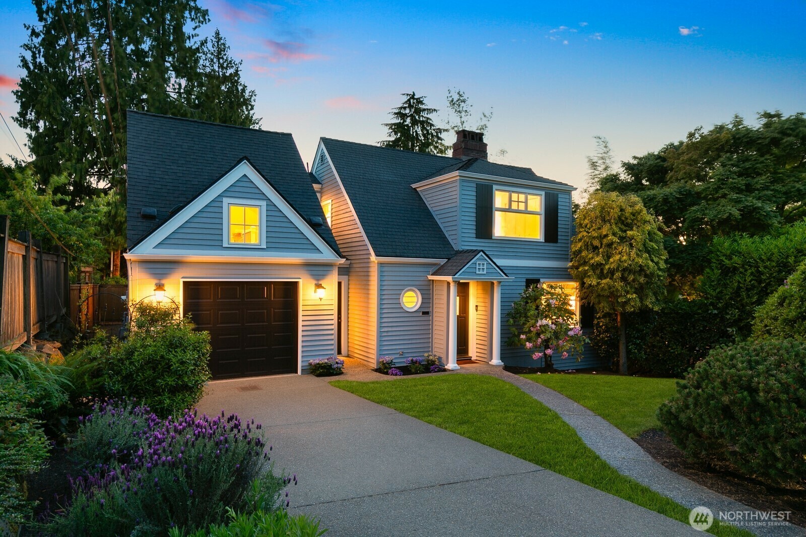 Property Photo:  3315  40th Avenue W  WA 98199 